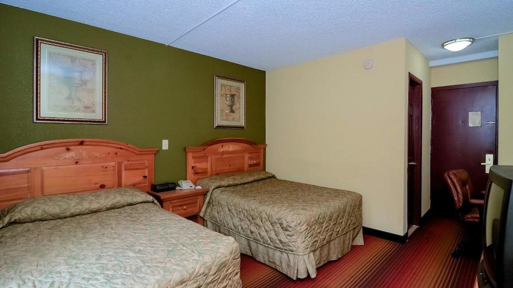 Rodeway Inn Huntington Station - Melville Екстер'єр фото