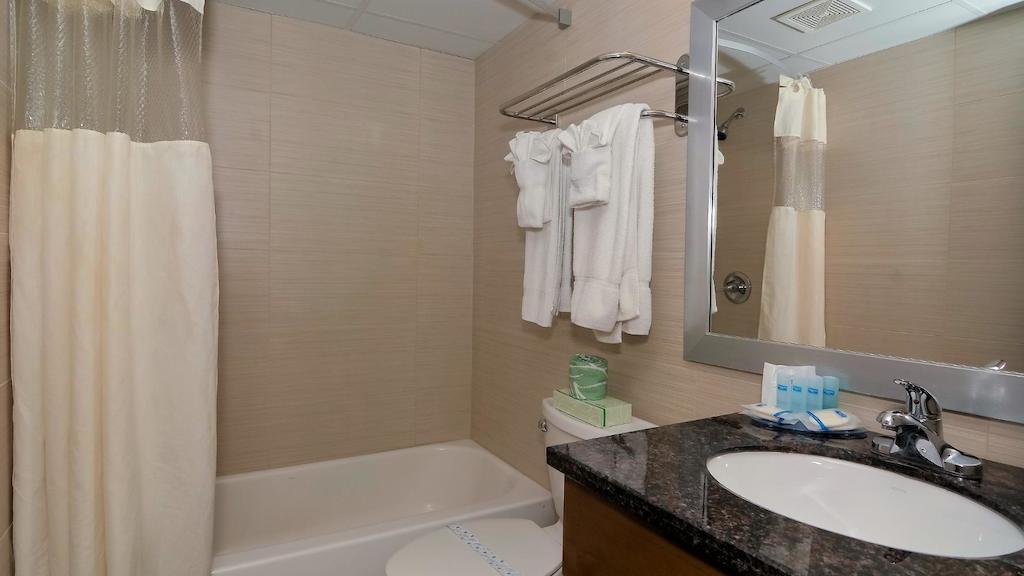 Rodeway Inn Huntington Station - Melville Екстер'єр фото