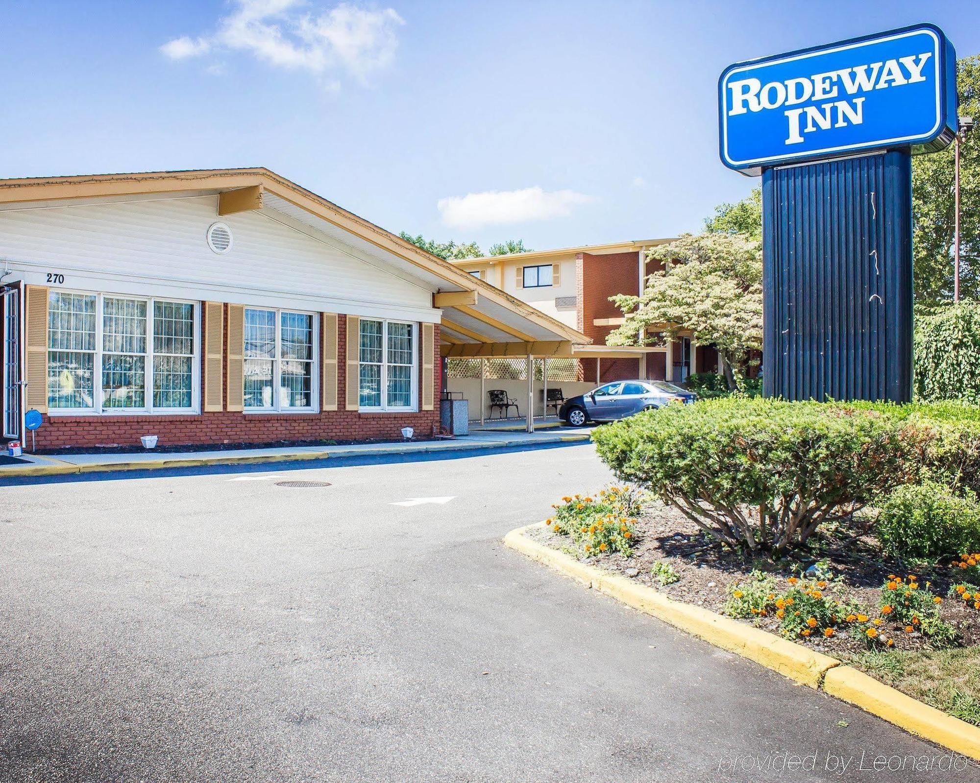 Rodeway Inn Huntington Station - Melville Екстер'єр фото