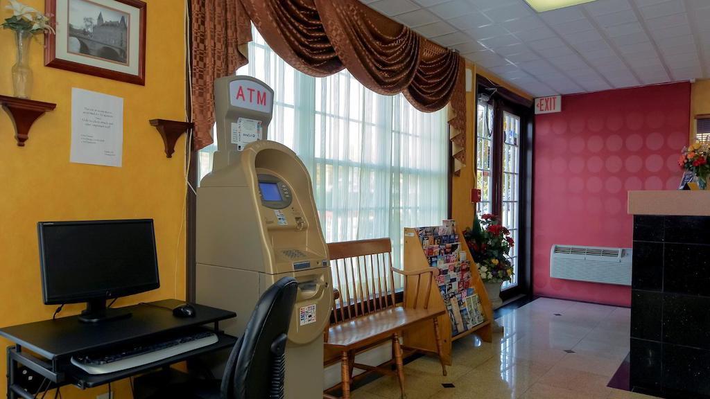 Rodeway Inn Huntington Station - Melville Екстер'єр фото